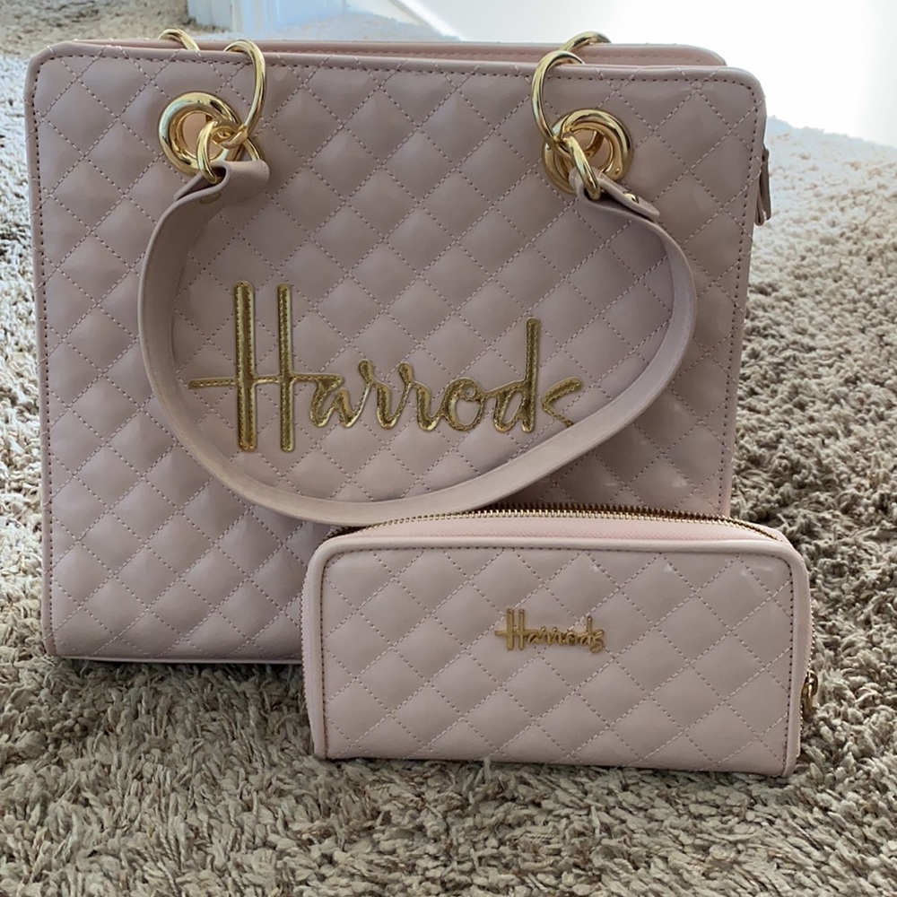 Pink Harrods Bag with matching purse- never used!